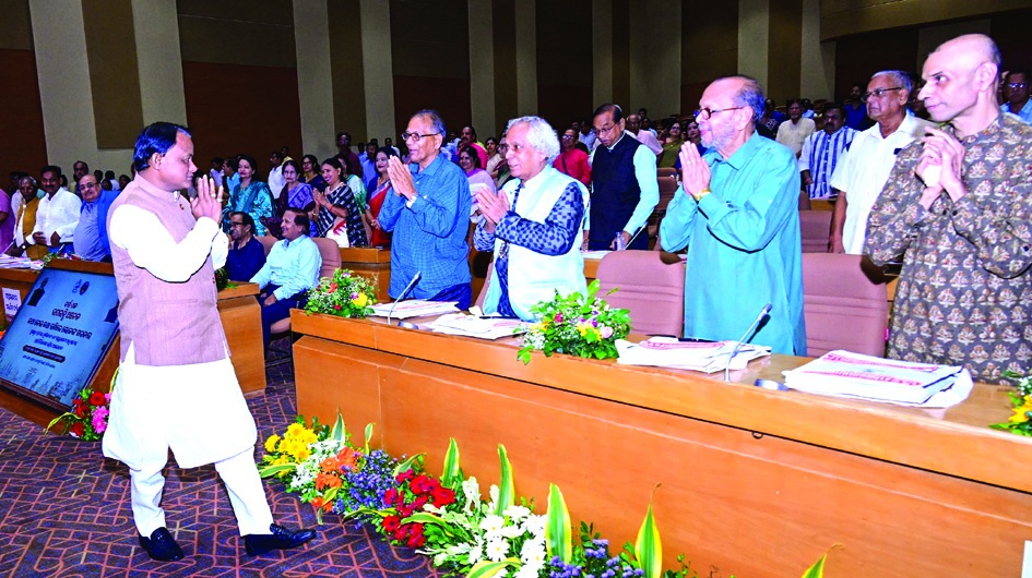 CM met intellectuals