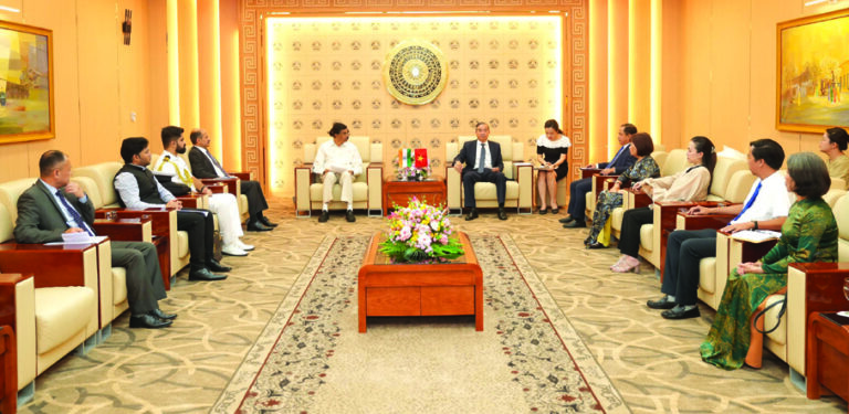 Governor in Vitnam