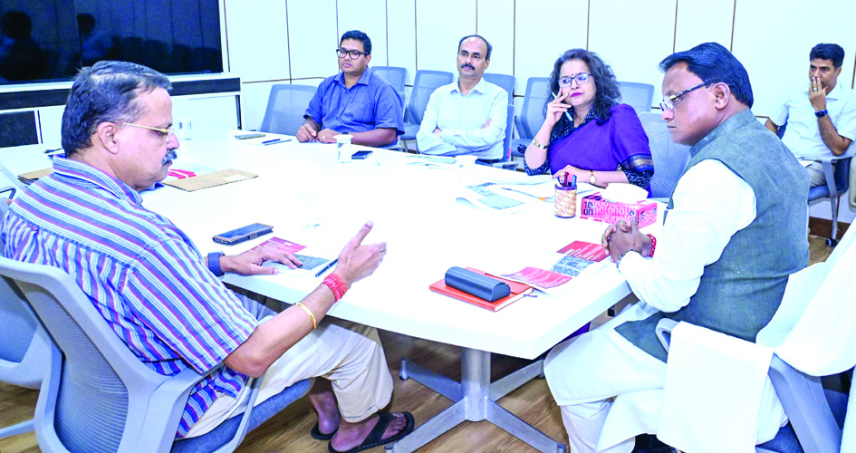 Bhartruhari met CM