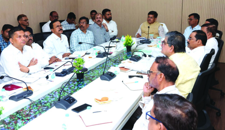 Woks minister reviews