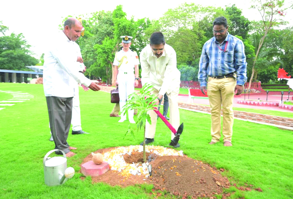 Prutivi divas observed at Lok Bhawan