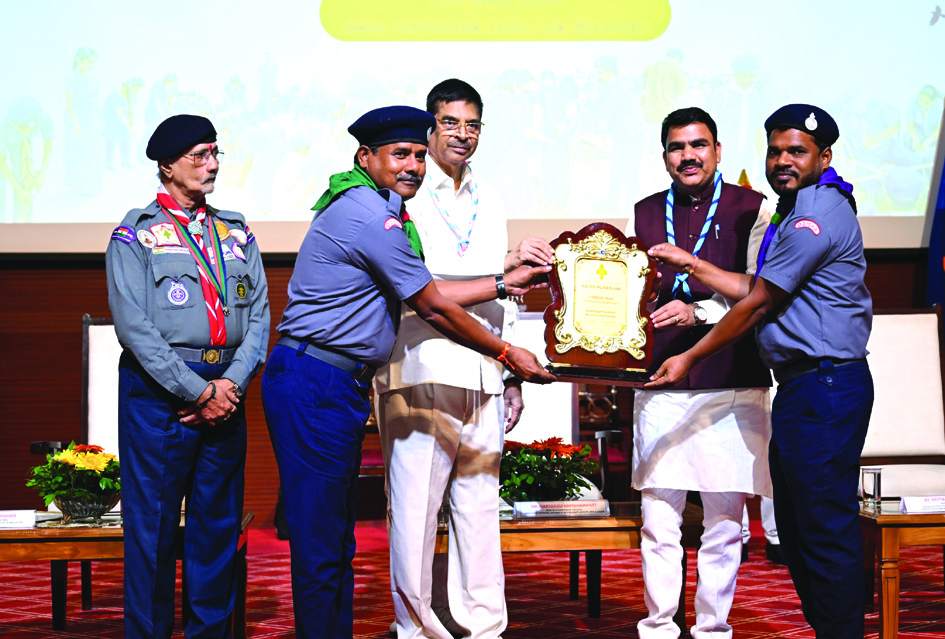 Governor at Scouts and Guides prize giving cremony