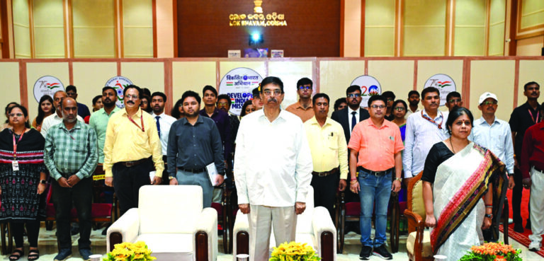 Governor felicitated Padma Awardees and others